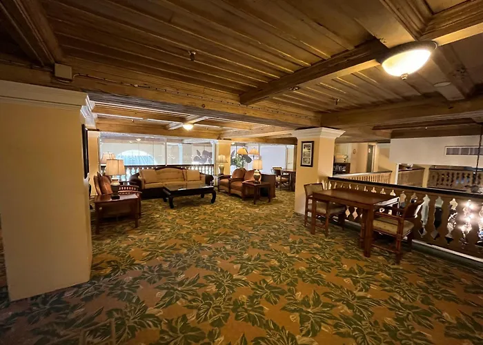 The Green Room - Parking Spot, Poolview At 1920S Landmark Residence On Palm Beach Island